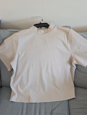 STYLUS Short Sleeve Mock Neck Top - Light Cream